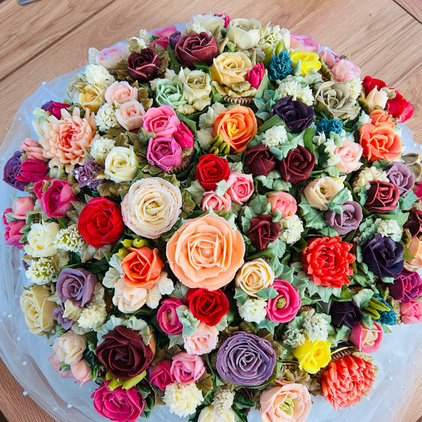 Wedding cake Buttercream cupcake bouquet - Mrs O’Reilly’s - Cakes of Art