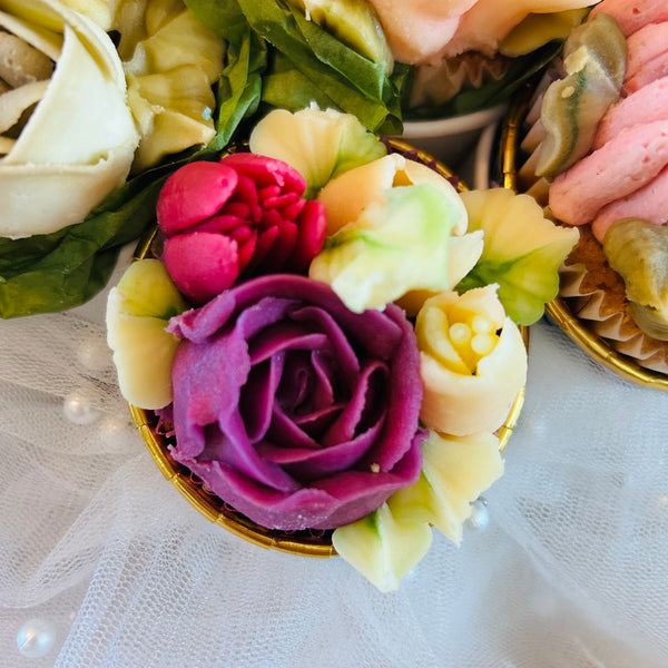 Wedding cake Buttercream cupcake bouquet - Mrs O’Reilly’s - Cakes of Art