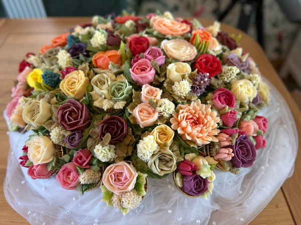 Wedding cake Buttercream cupcake bouquet - Mrs O’Reilly’s - Cakes of Art