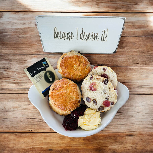 Mrs O’Reilly’s Personalised Cream Tea with Fruit Scones gift set