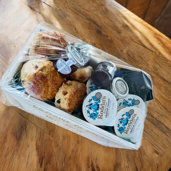 Mrs O’Reilly’s Personalised Cream Tea with Fruit Scones gift set